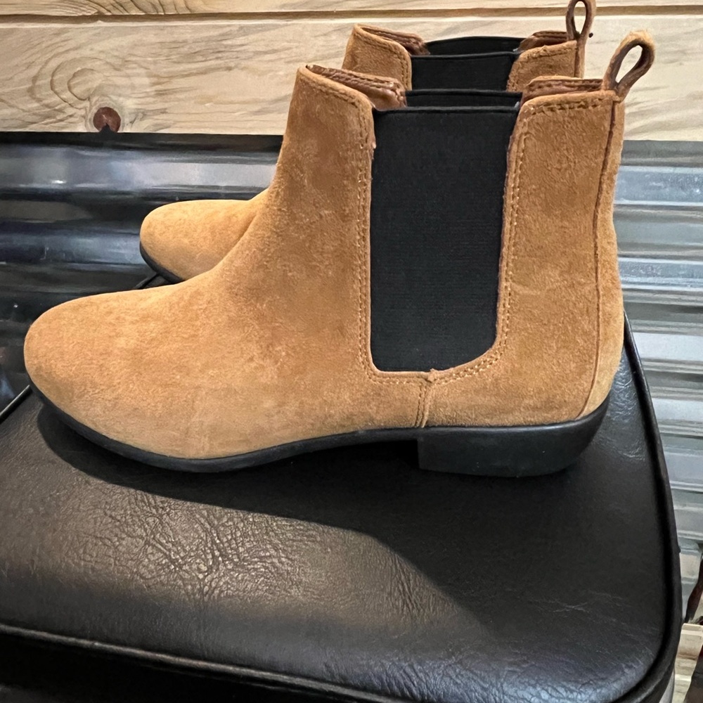 Aerosoles Suede Ankle Boots